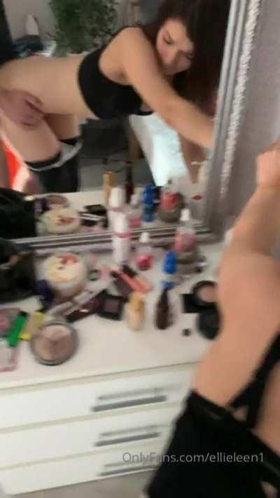 Ellie is so hot 😍