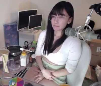 Modest Aria is sexy too 🥵