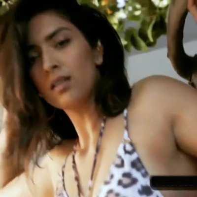 The only thing missing in this photoshoot is Jaskiran Kaur smelling herself