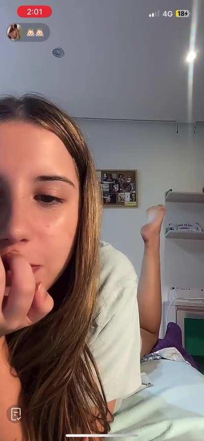 seleniiitaaaa foots 1