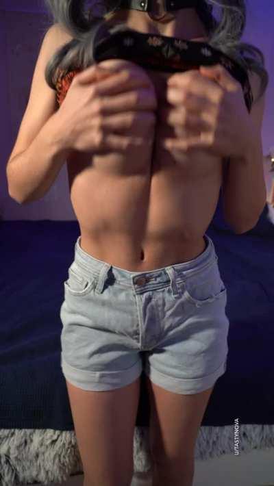 I'm only 5'2, do you like my boobs to body ratio? 🥰