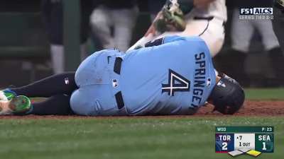 Blue Jays' Springer exits Game 5 after taking HBP off knee