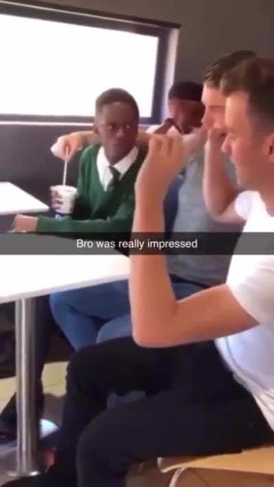 His right Hand was shaking😂