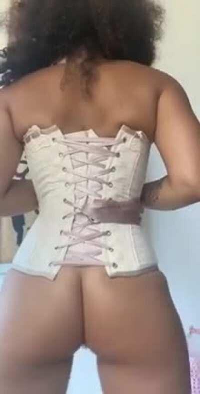 Corset cutie 💕