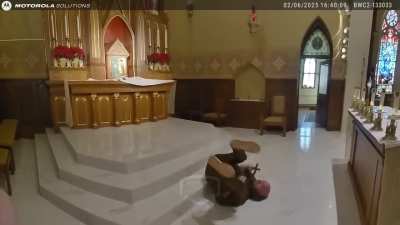 Police confront man in empty church who thinks he is Jesus