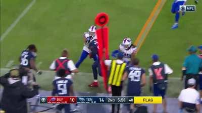 [Highlight] Derrick Henry stiff arms Josh Norman into the dirt