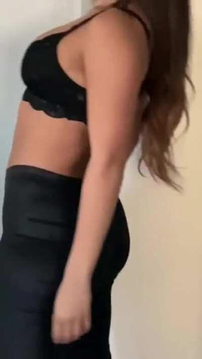 The BTS Dance Of The IG Pic She Just Posted 🖤🔥