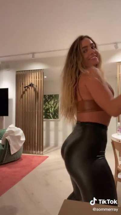 One of the greatest gifs you'll see