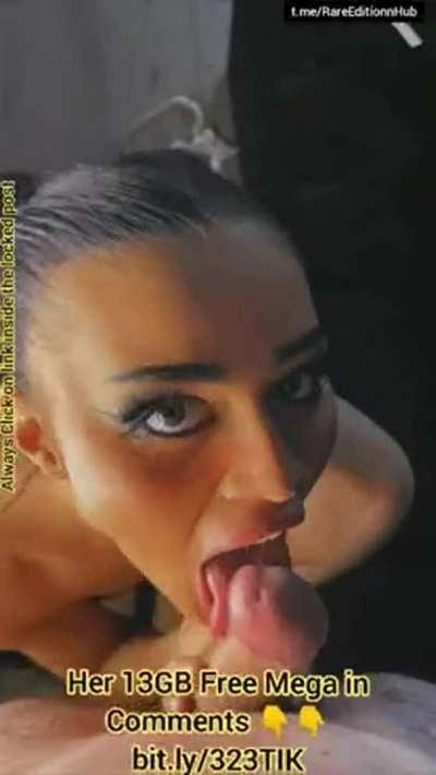 HER FULL PACK LINK IN COMMENTS