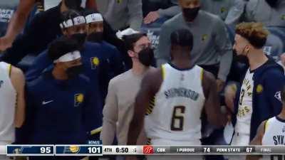[Highlight] Lance Stephenson puts a little extra mustard on the pass to Sabonis for a season high 35pts