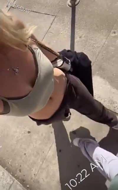 Hot tummy and titline 💕