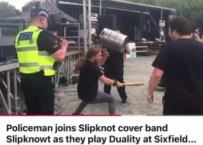 HMB While I participate in crowd interaction