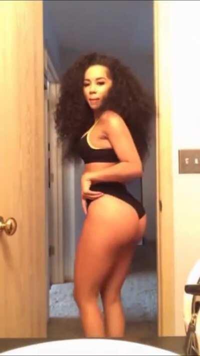 Sexy Smooth Jiggly Cheeks in Booty Shorts🤤🤤🍑🍑🍆