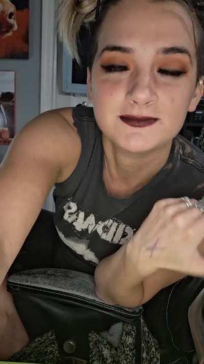 Sweaty waitress feet part 4 (size 10) 