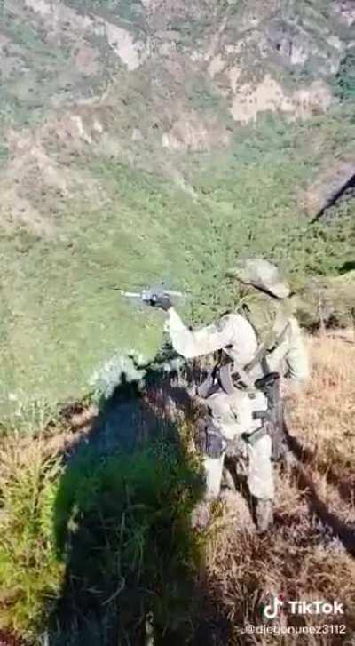 CJNG with SEDENA decryption uniforms, assumes the use of drones to carry explosives and use them against the community police and 