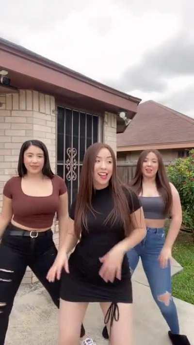 Como Las Amo mis 3 Putas Culonas como me ponen duro, llenarlas de mecos quisiera 🍆✊🏻💦💦💦💦💦🍑🍑🍑