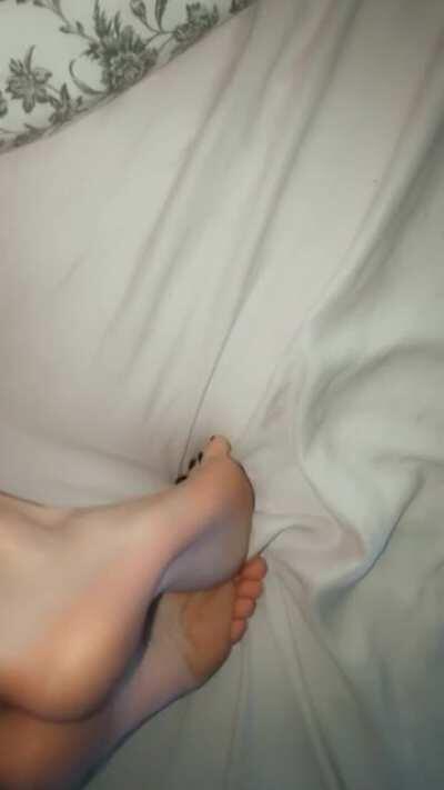 My soles all over these sheets 🤍