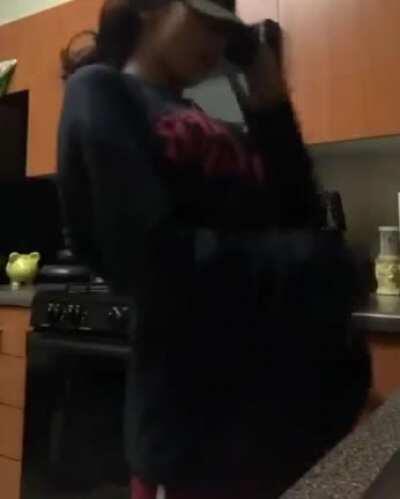 Wild Thick Fat Ass Twerk🍑🍑💦