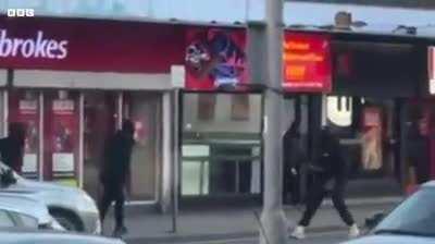 Machete fight outside KFC in Leeds, UK
