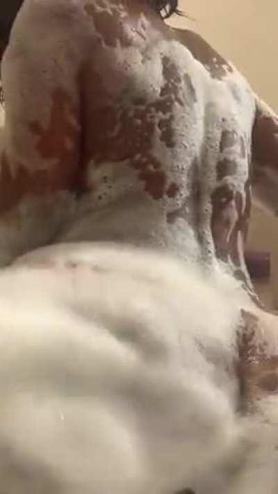 Splish Splash she gotta FAT ASS