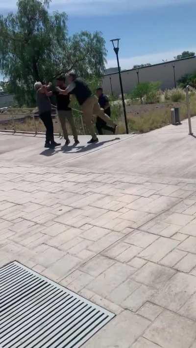  Belliboni pegando. Que no se queje cuando le peguen a el.