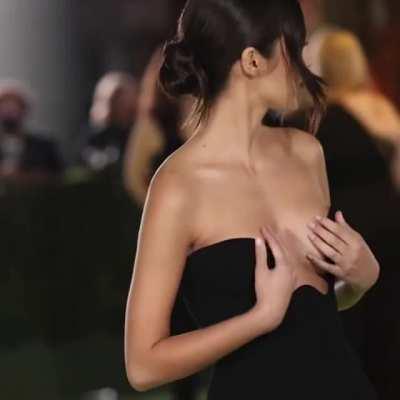 Olivia Rodrigo slower, shorter gif