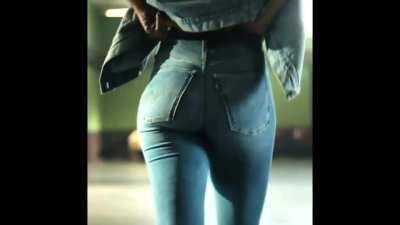 Deepika Padukone's perfect ass in tight jeans edit 🥵