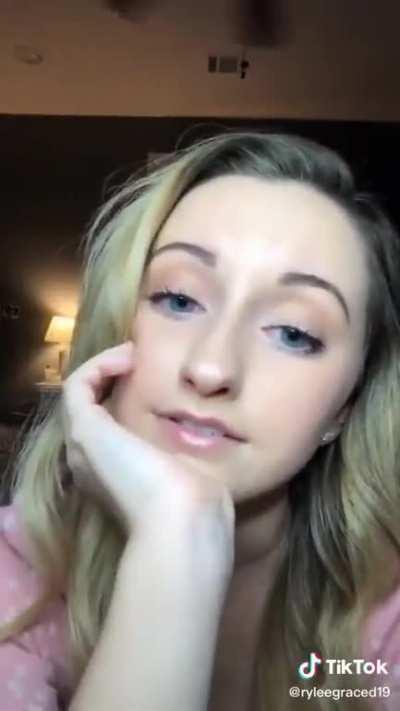 Beautiful👸🏼Snow Queen Loves 🍫