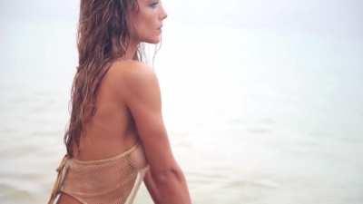 Hannah’s SI shoots were always sexy af