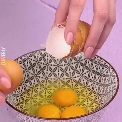 Guys, guys! Look what I've found on my Facebook feed