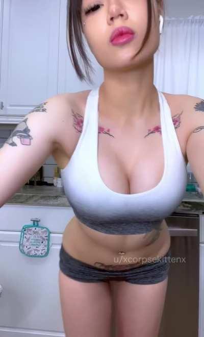 Ready for my morning creampie!