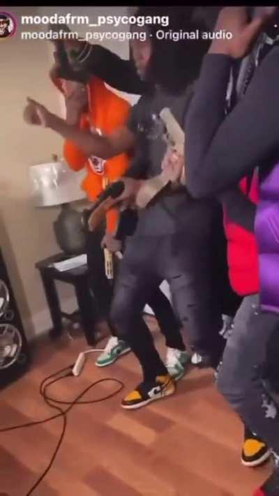 PGF Mooda video shoot raided by CPD 🐁🐭🐀 (17 guns recovered including switched and an AR-pistol)