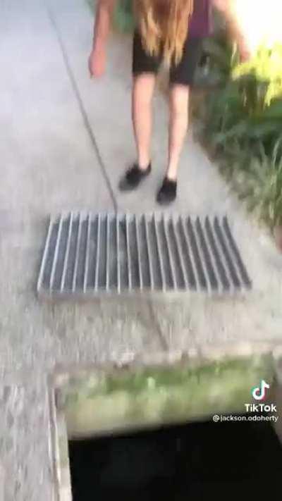 Going in a strangers car from the window seems pretty normal