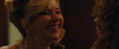 Jennifer lawrence and Amy Adams kissing