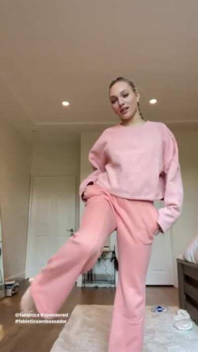 Fabletics Babe (all stories)