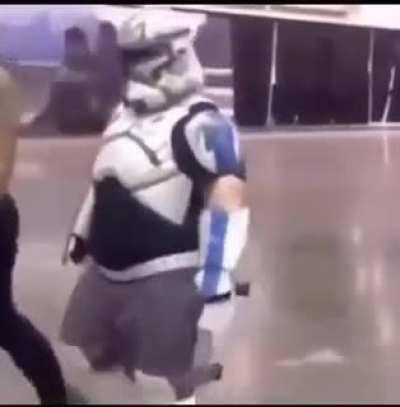 El equipo de mods de r/mujico llegando a comic con