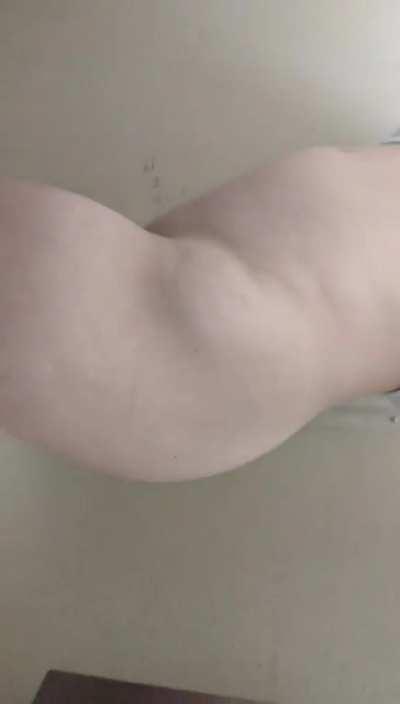 Look like two midgets fighting for cover😭👏