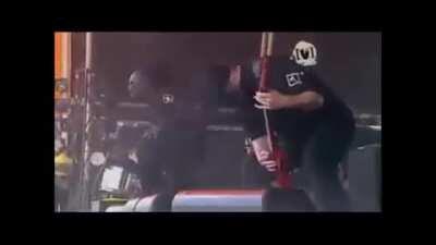 Corey's insane Windmill at Big Day Out 2005.