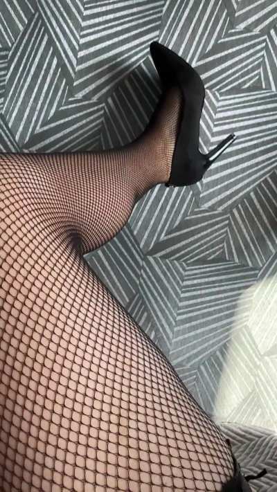 Tie up my hands and enjoy