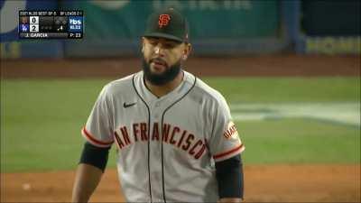 [Highlight] Mookie Betts hits a 2-run blast to make it 4-0 for the Dodgers!