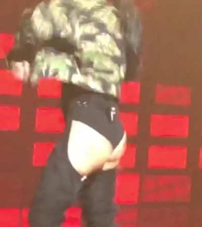 Becky G sexy little booty 🍑