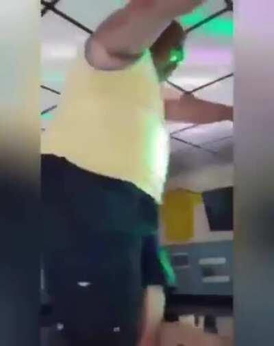 To dance in a wooden bar