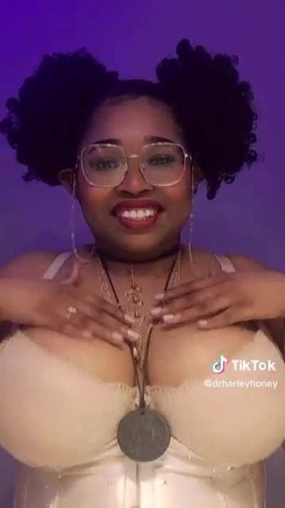 (drharleyhoney) big boobs bouncing