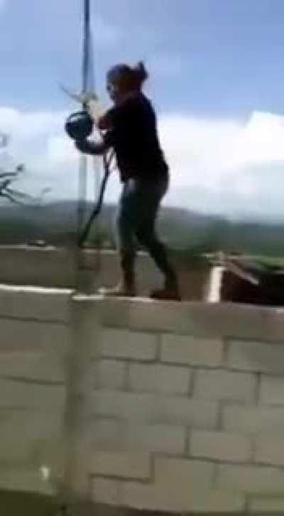 Jejeje Por jugarle la verga