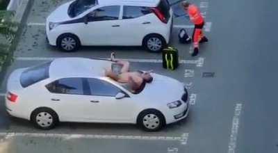 Săraca mașină... Pleosc