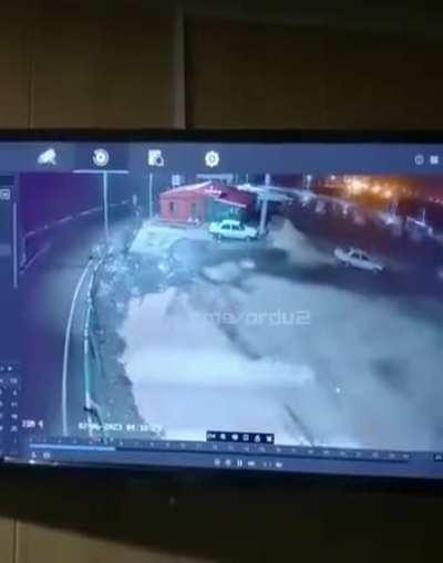 The first moments of the 7.8 magnitude earthquake in Turkey. (06/02/2023)