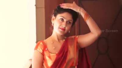 Manjari padnis who want to fuck her so hard and cum all over her back