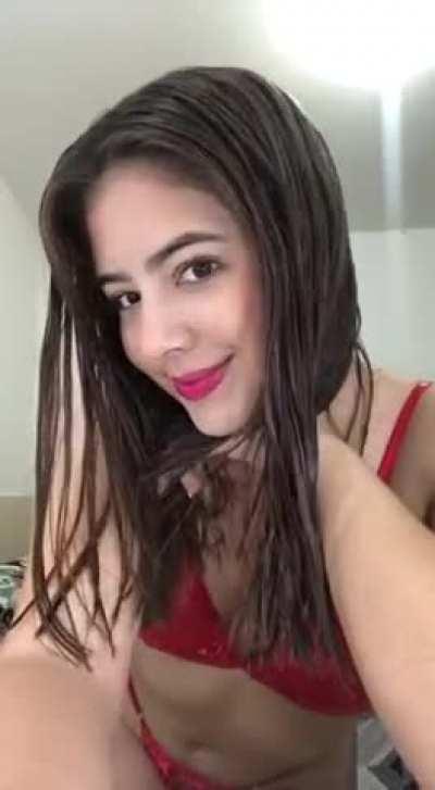 I feel that my nipples have become hard, are you ready to caress?