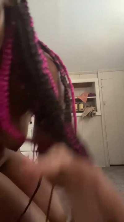 A lil clip of some of her new stuff 