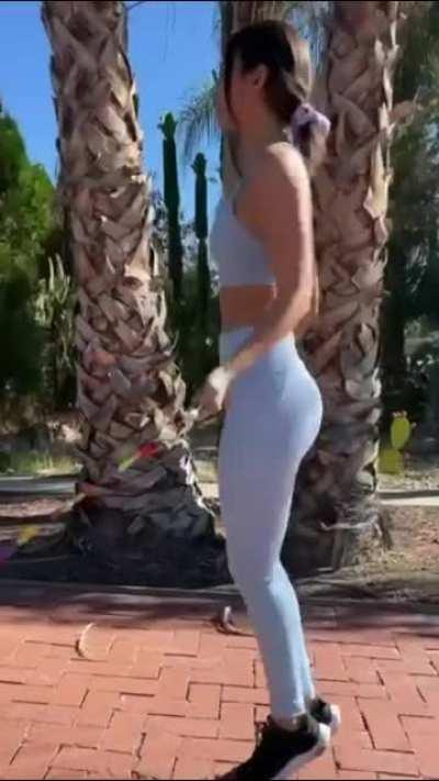 VJ working for her amazing body